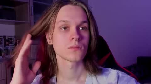 Snapshot of shy_nny chatting on October 9, 10:08 pm Mark online show from October 9, 10:08 pm