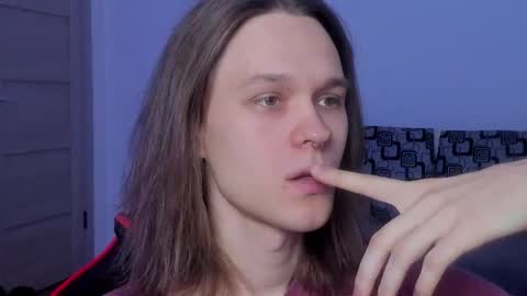 Snapshot of shy_nny chatting on October 22, 12:16 pm Mark online show from October 22, 12:16 pm