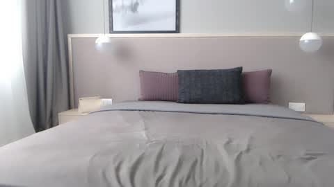 shy_schoolgirl_ online show from September 28, 9:03 am