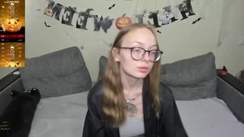 Melissa online show from November 2, 6:54 pm