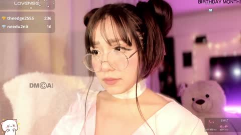 Snapshot of shyangie24 chatting on December 7, 5:48 am Angeline 3 independent come here when am horny... online show from December 7, 5:48 am