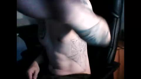 shyboyhugecum2020 online show from December 11, 4:18 am