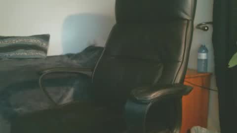 shyboyhugecum2020 online show from January 19, 4:16 am