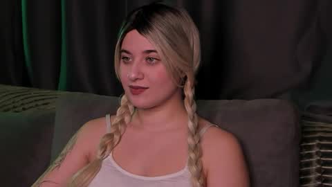 Snapshot of shybunny01 chatting on October 11, 9:35 pm Mary online show from October 11, 9:35 pm