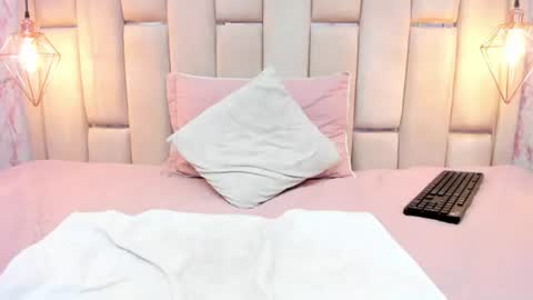 ELENA  online show from August 7, 7:49 pm