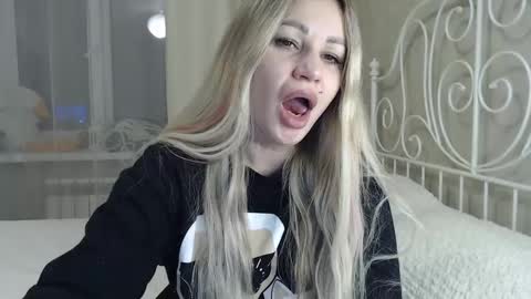 Snapshot of shyevaa chatting on January 25, 3:20 pm Eva online show from January 25, 3:20 pm