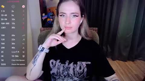 Effie online show from October 18, 7:36 pm