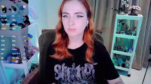 Snapshot of shyfoxxxy chatting on April 28, 4:17 am Effie online show from April 28, 4:17 am