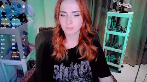 Snapshot of shyfoxxxy chatting on May 11, 2:45 pm Effie online show from May 11, 2:45 pm