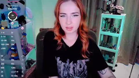 Snapshot of shyfoxxxy chatting on May 13, 7:06 am Effie online show from May 13, 7:06 am