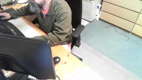 Snapshot of shygermanman chatting on June 10, 5:07 am shygermanman online show from June 10, 5:07 am