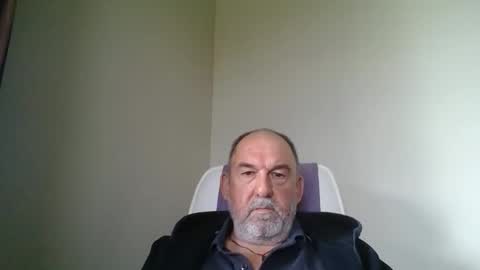 Snapshot of shyguytm chatting on February 7, 3:12 am shyguytm online show from February 7, 3:12 am