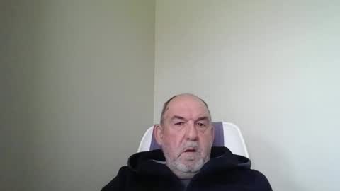 Snapshot of shyguytm chatting on September 13, 9:47 pm shyguytm online show from September 13, 9:47 pm