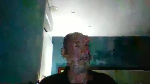 Snapshot of shyguytm chatting on September 16, 7:09 am shyguytm online show from September 16, 7:09 am