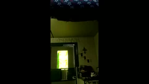 Snapshot of shylom28193 chatting on April 19, 12:43 am shylom28193 online show from April 19, 12:43 am
