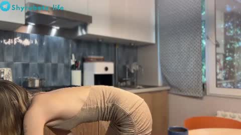 Snapshot of shyrubate chatting on June 21, 7:11 am Aurora online show from June 21, 7:11 am