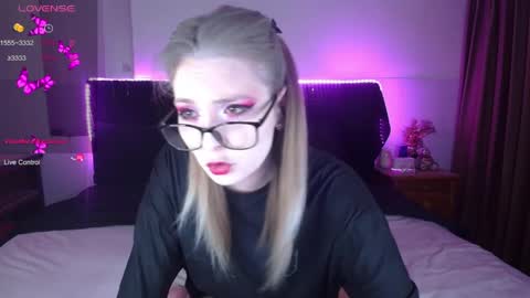 shysweetrish online show from April 7, 2:45 am