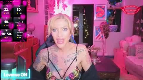 Snapshot of shytrans_uk chatting on April 18, 11:38 pm shytrans_uk online show from April 18, 11:38 pm