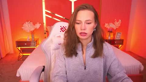 shyysiren online show from November 15, 8:33 am