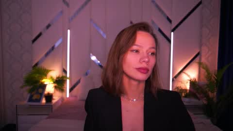 shyysiren online show from December 23, 8:45 am