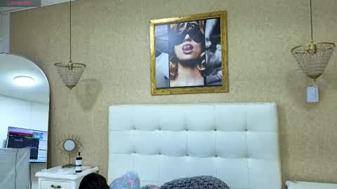 Snapshot of siacavali chatting on June 4, 12:00 pm Sia online show from June 4, 12:00 pm