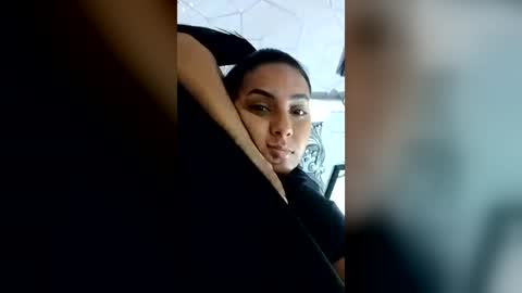 Snapshot of siacavali chatting on July 28, 11:39 am Sia online show from July 28, 11:39 am