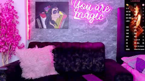 siamarlin online show from December 5, 8:16 pm