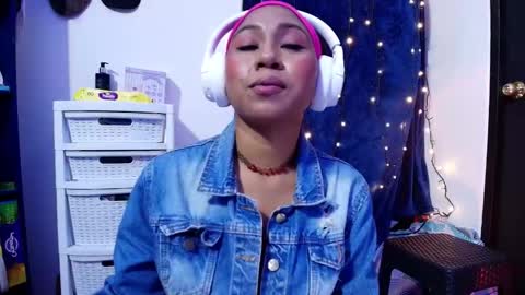 Snapshot of siara_bonny chatting on March 2, 5:08 am Siara online show from March 2, 5:08 am