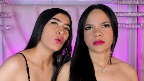 Snapshot of siara_lewis_ chatting on May 13, 10:49 pm Siara and Zoe tattoo online show from May 13, 10:49 pm