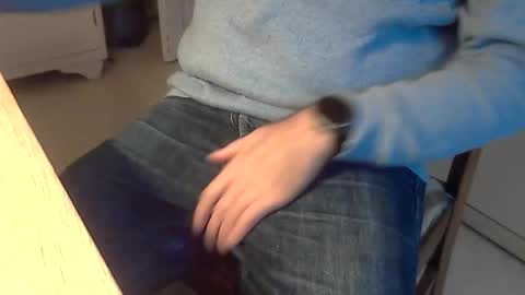 Snapshot of sibblii0 chatting on December 3, 7:32 am Seba online show from December 3, 7:32 am