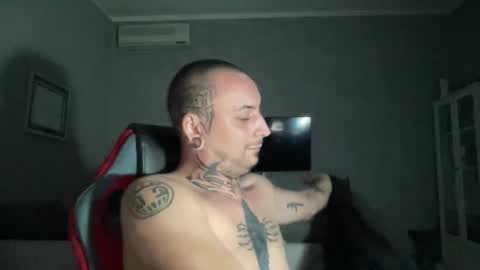 Snapshot of sidvicious23cm chatting on February 3, 6:24 pm sidvicious23cm online show from February 3, 6:24 pm