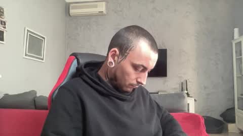 Snapshot of sidvicious23cm chatting on March 3, 11:05 am sidvicious23cm online show from March 3, 11:05 am