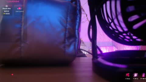 Snapshot of siena_tay chatting on February 13, 11:50 am Siena online show from February 13, 11:50 am