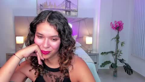 siiena online show from May 5, 6:38 pm