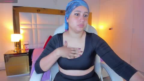 Sienna  online show from October 2, 11:28 am