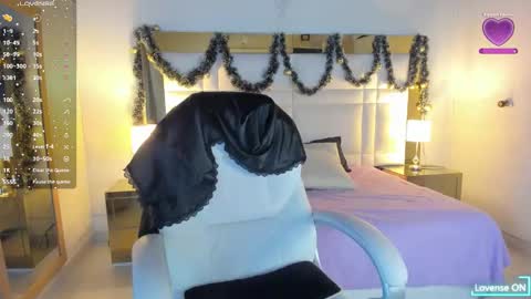 Sienna  online show from December 19, 11:28 am