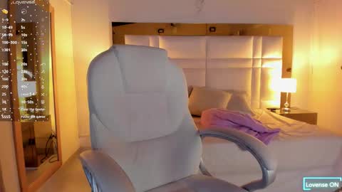 Sienna  online show from January 14, 11:27 am