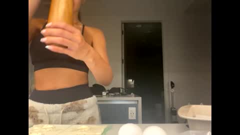 Snapshot of siennaavalee chatting on May 14, 3:13 am siennaavalee online show from May 14, 3:13 am