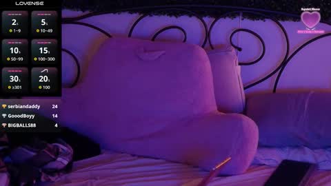 Sienna Luxx online show from October 31, 8:10 pm