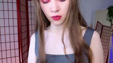 Lily online show from December 20, 9:00 pm