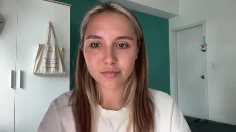 You fav Miss Si online show from March 20, 6:18 am