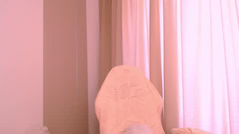 silk_ann online show from February 20, 7:10 am