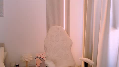 silk_ann online show from March 25, 6:08 am