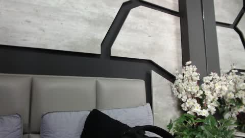 silknyx online show from March 1, 1:35 pm