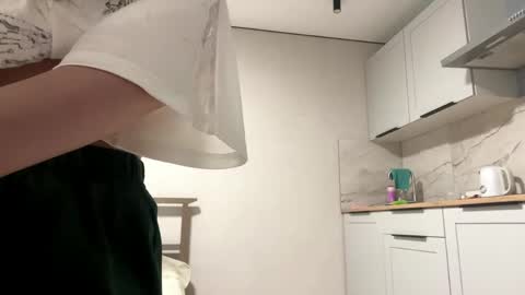 Sophie online show from April 17, 2:09 pm