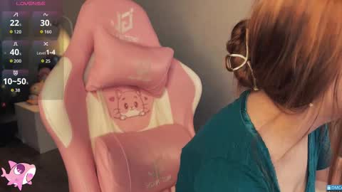 Snapshot of silkyfin chatting on February 27, 4:07 pm Nixie online show from February 27, 4:07 pm