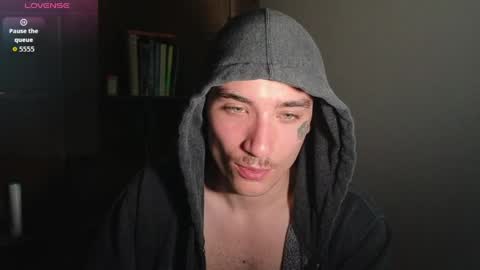 Snapshot of silly_cybin chatting on April 22, 4:37 am cybin online show from April 22, 4:37 am