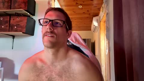 Snapshot of sillydillynewfie chatting on May 5, 5:43 pm Silly Dilly Newfie online show from May 5, 5:43 pm