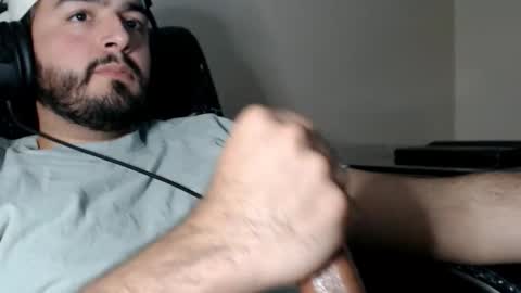 Snapshot of silva1018 chatting on October 25, 5:48 am Alvaro online show from October 25, 5:48 am