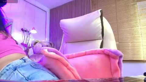 SIlvana  online show from March 6, 1:03 pm